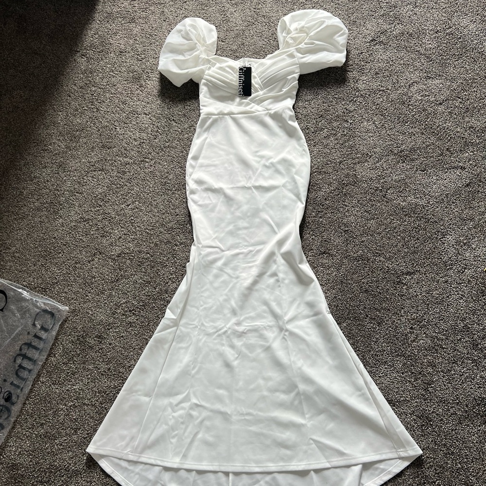 NWT White Gown with Puff Sleeves